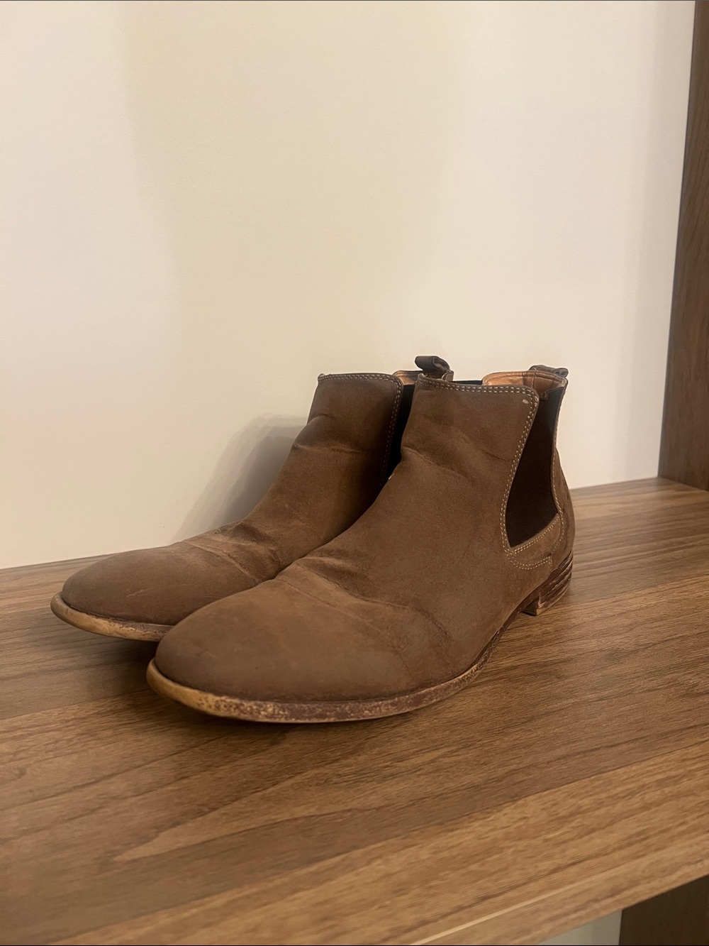 Robert Wayne Tan/Brown Suede Chelsea Chukka Boots
